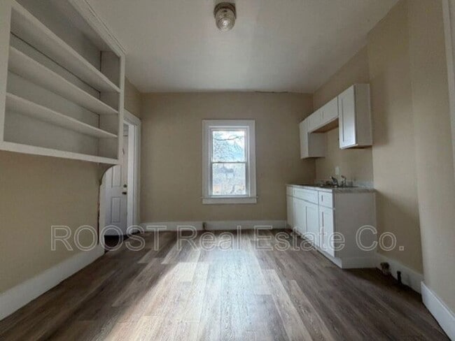 Building Photo - 457/459 E Madison Ave