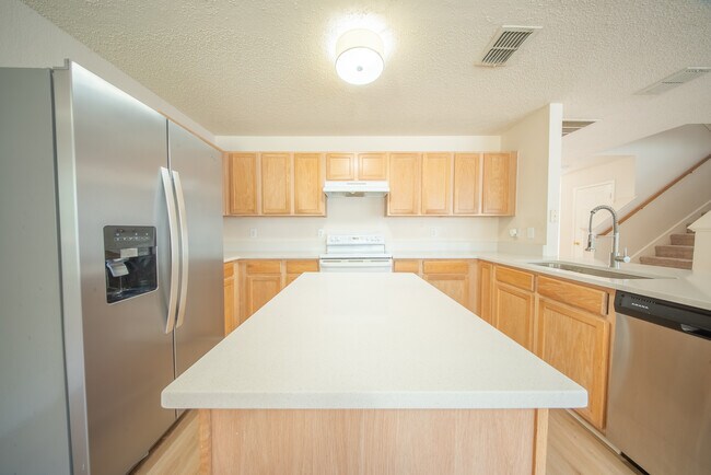 Building Photo - 1218 Post Oak Trail