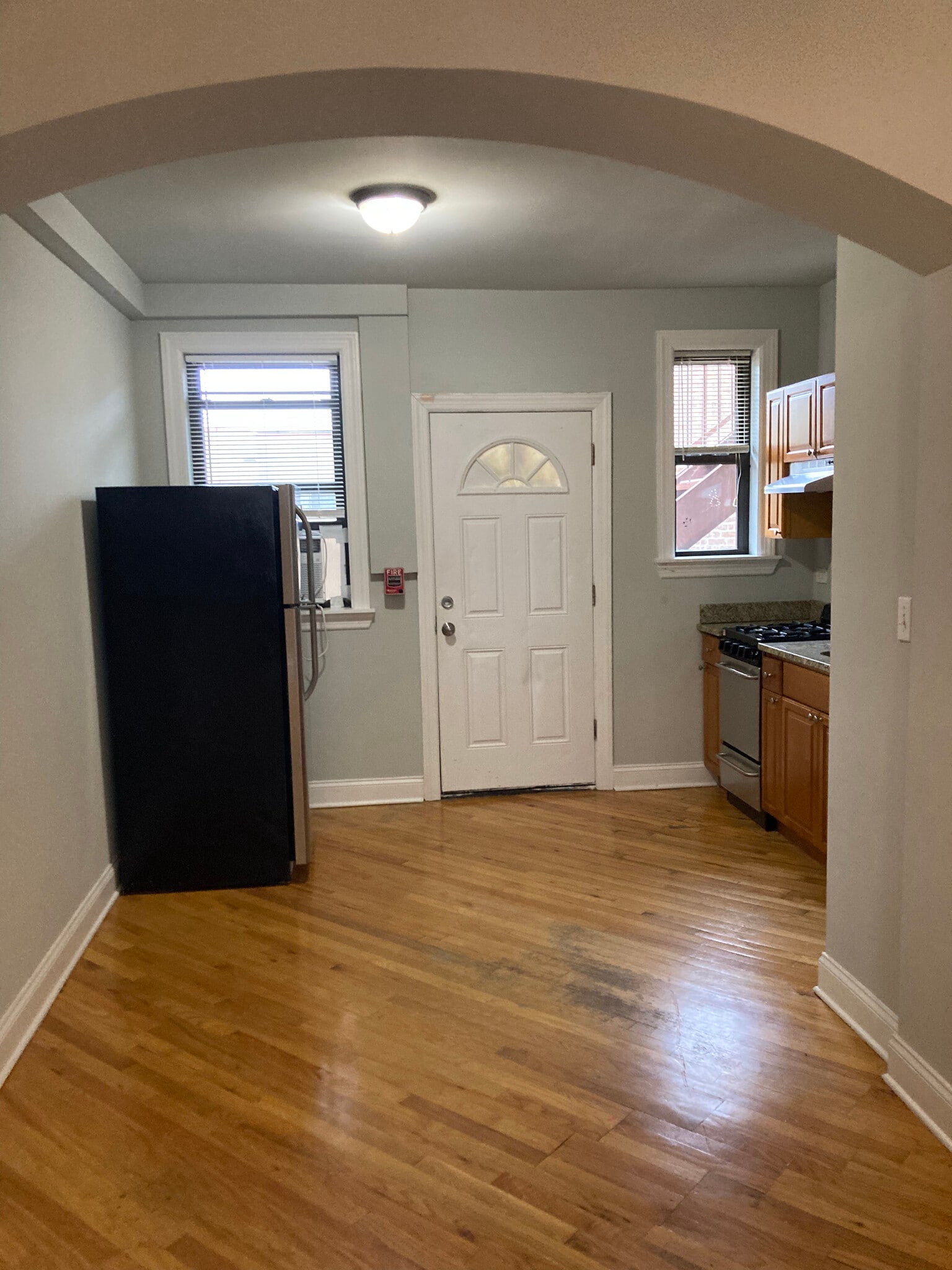 Building Photo - 894 Green Bay Rd