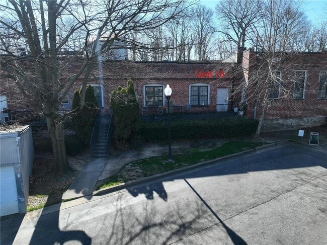 Building Photo - 644 Wells St SW