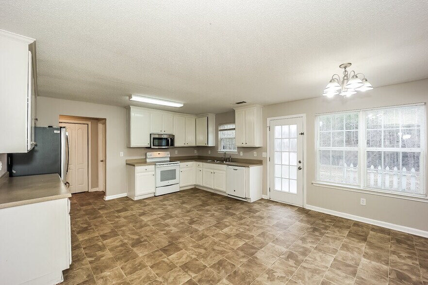 Building Photo - 10900 Hondal Ct