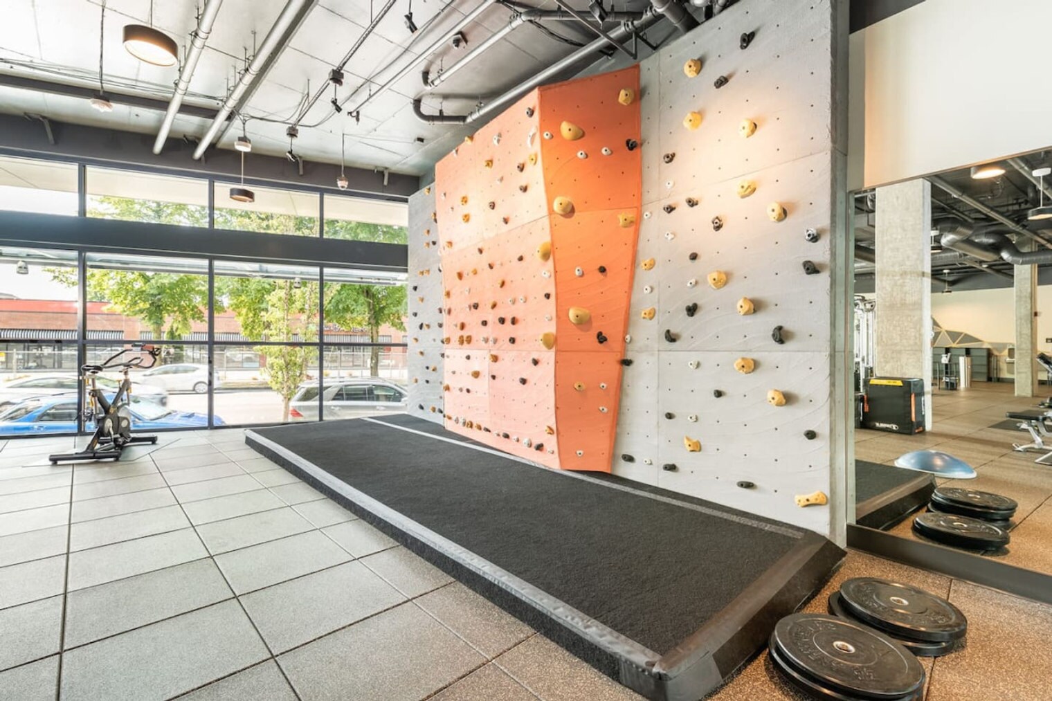 Building Photo - 16450 Redmond Wy