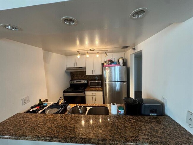 Building Photo - 850 N Miami Ave