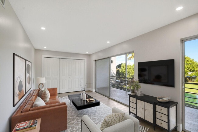 Building Photo - 300 Waterway Dr S