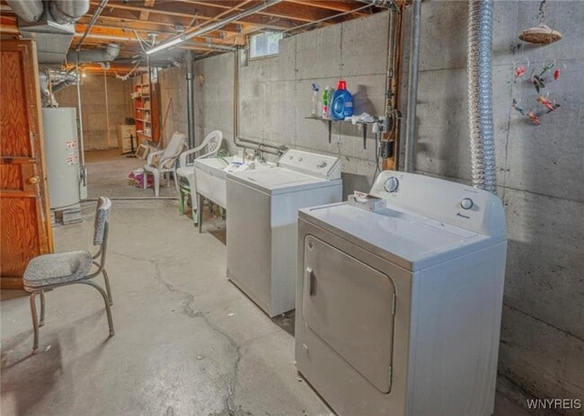 Building Photo - 1088 98th St