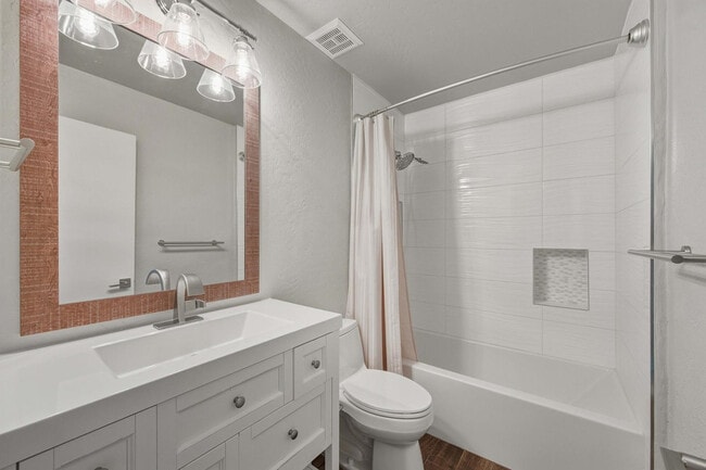 Building Photo - 17024 E Calle Del Sol