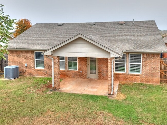 Building Photo - Charming 3-Bedroom Home in the Desirable V...