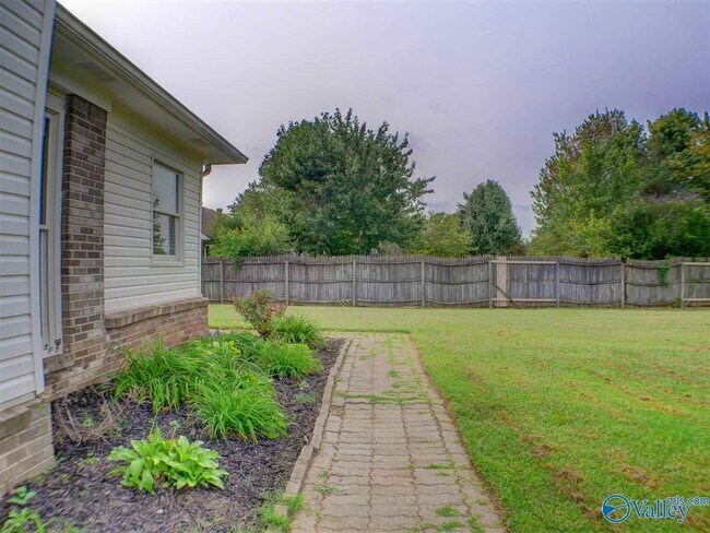 Building Photo - 109 Marysa Dr