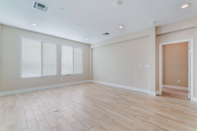 Building Photo - A Meticulously Upgraded Townhouse  *Age Restricted 55+