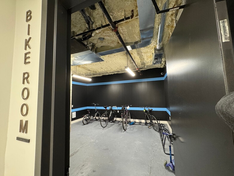 Building Photo - 154 Lenox Rd