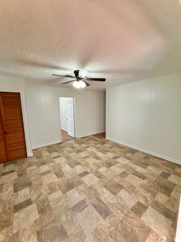 Building Photo - 359 Wells Dr