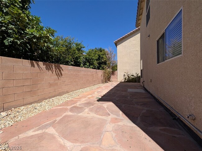 Building Photo - 134 E Cosmos Ct
