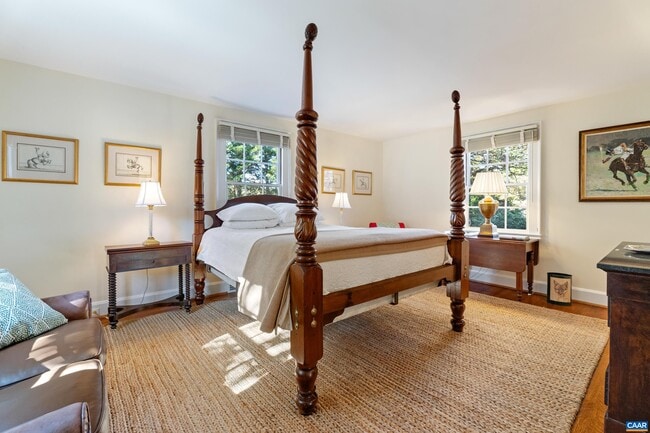 Building Photo - 640 Ivy Ln