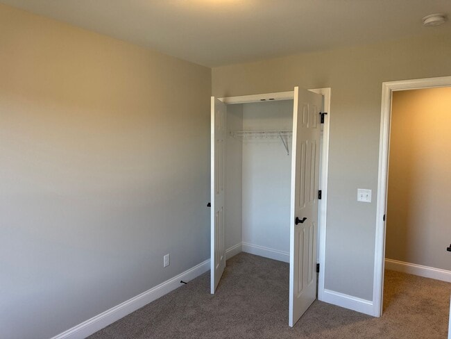 Building Photo - Brand New 3BR Townhouse