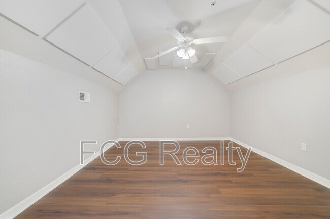 Building Photo - 6021 Westgate Dr