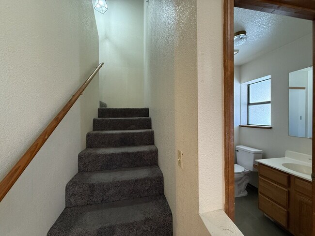 Building Photo - 2 bed 2.5 bath great location BHCRENT.COM to schedule a viewing