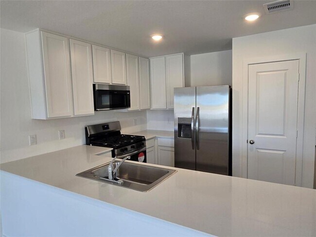 Building Photo - 5922 Starling Dr