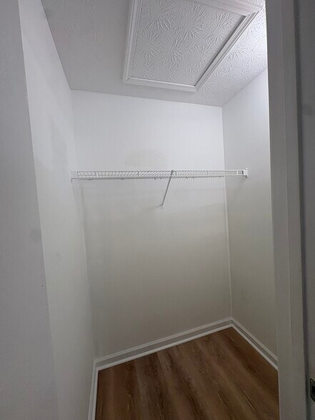 Building Photo - 2700 Fort Daniels Dr