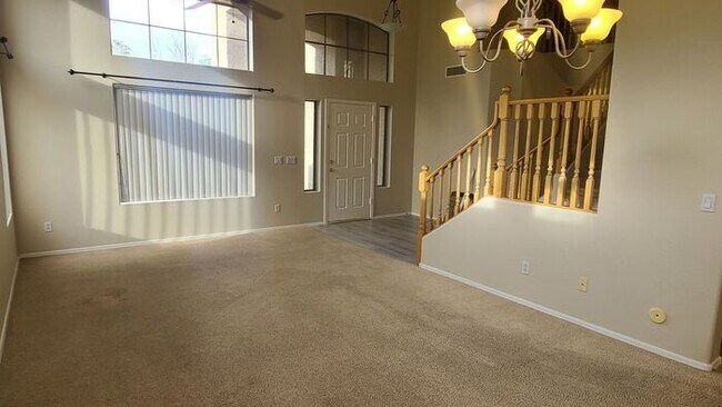 Building Photo - 5-bedroom in the heart of Gilbert