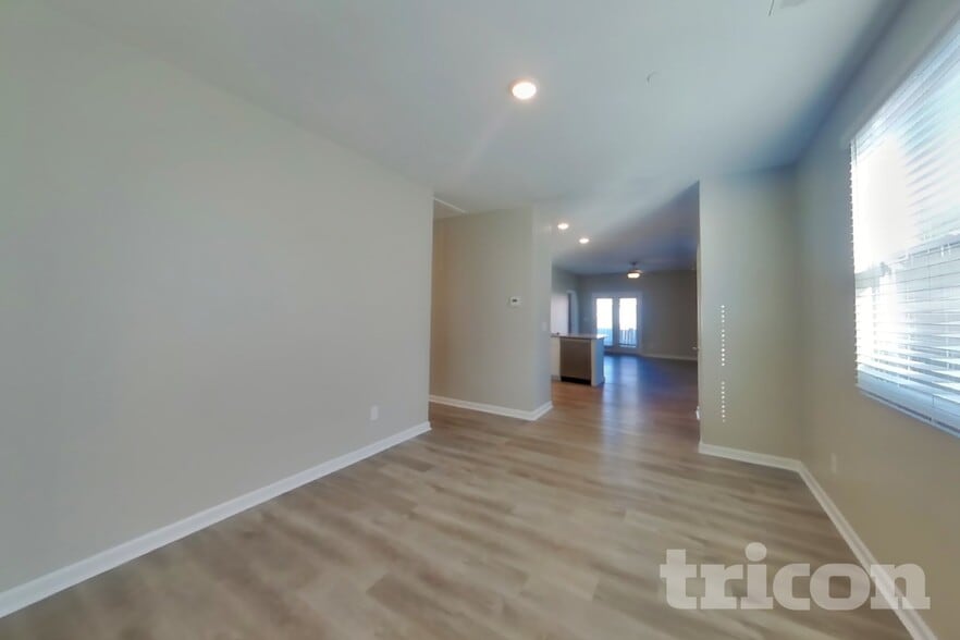 Building Photo - 338 Victory Cir