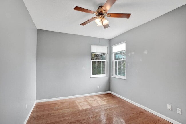 Building Photo - Amazing 4 Bedroom, 3 Bath home plus large 21'x11' loft located in Parkland Isles!