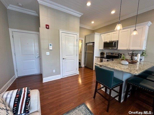 Building Photo - 2-2A Green St