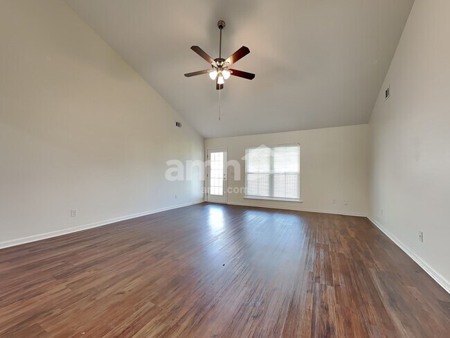 Building Photo - 4 Buxton Ave