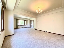 Building Photo - 3914 S 1st St