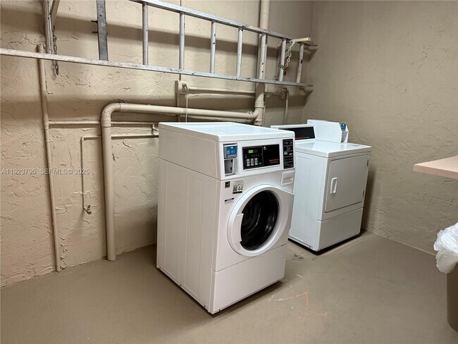 Building Photo - 7720 Camino Real