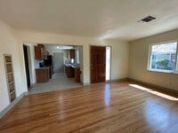 Building Photo - Tahoe Park 2 Bedroom