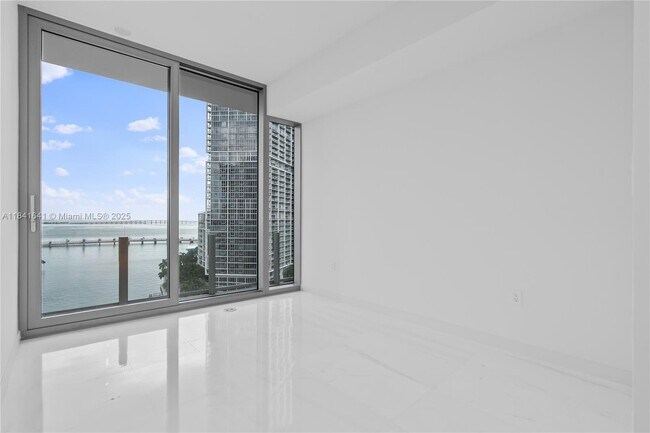 Building Photo - 300 Biscayne Blvd Way