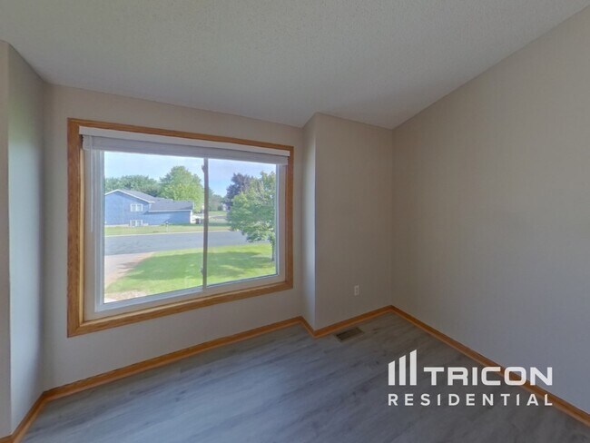 Building Photo - 2094 French Trace Ave