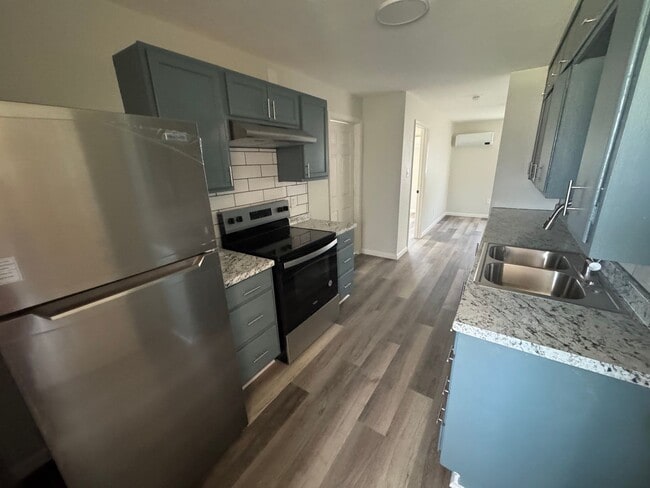 Building Photo - 2402 S 20th St