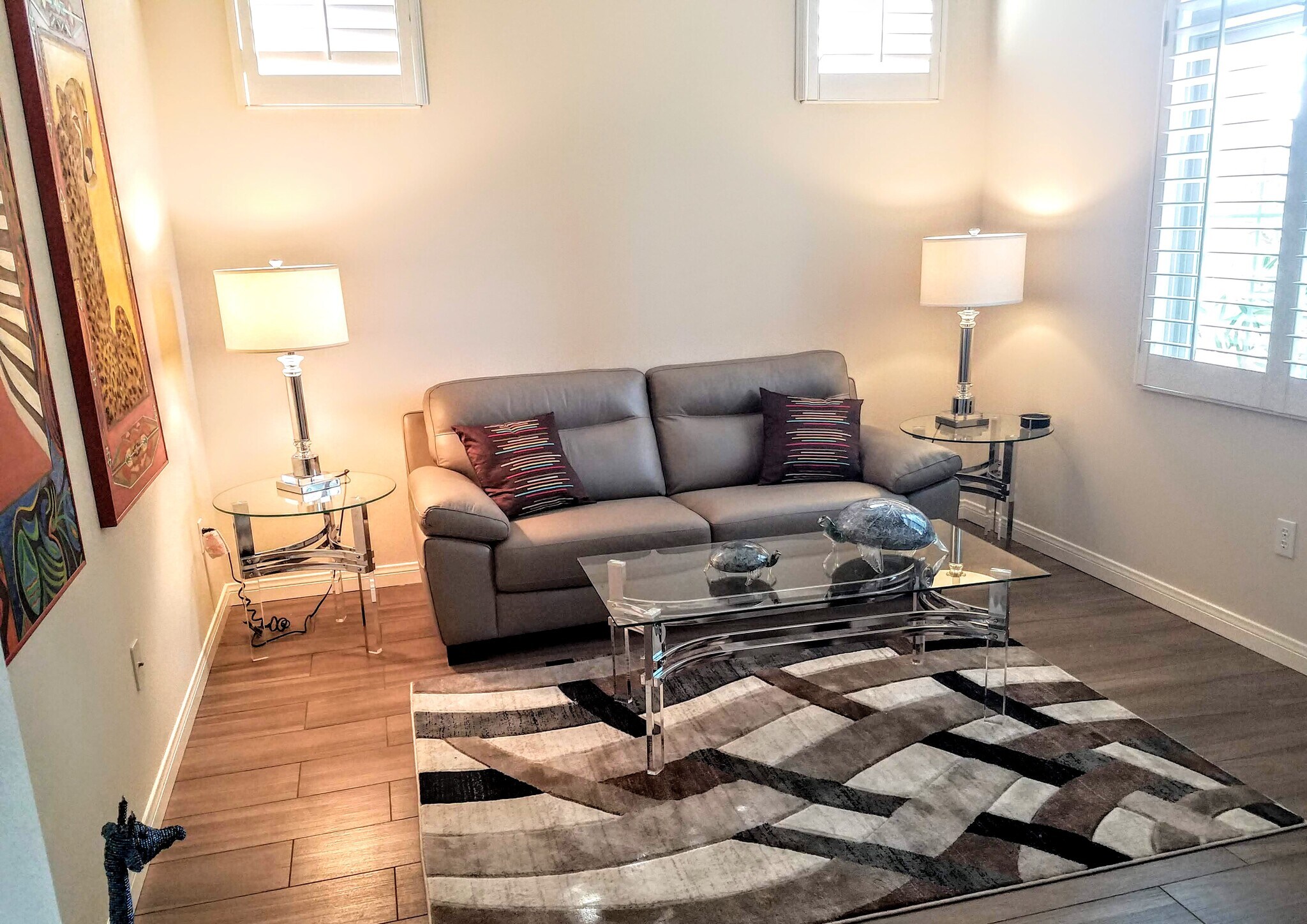 Den - 40296 Calle Ebano