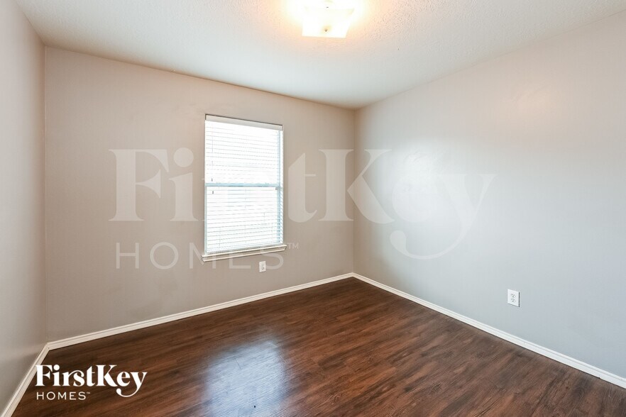 Building Photo - 19207 Desert Moon Dr