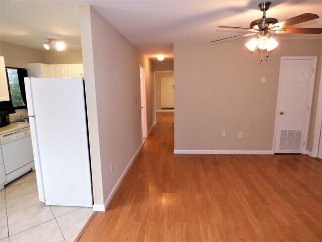 Building Photo - 3074 Broadpoint Dr