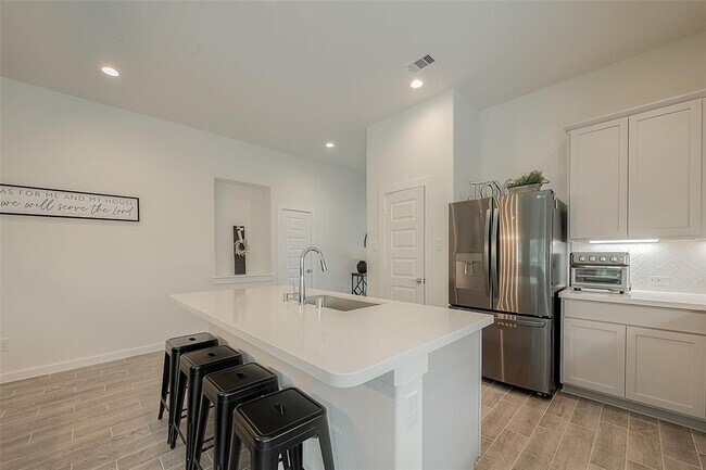 Building Photo - 15202 N Heron Heights Way