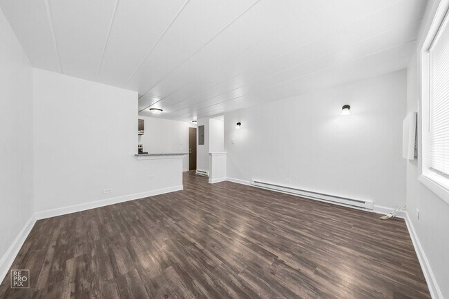 Building Photo - 5129 W Roosevelt Rd