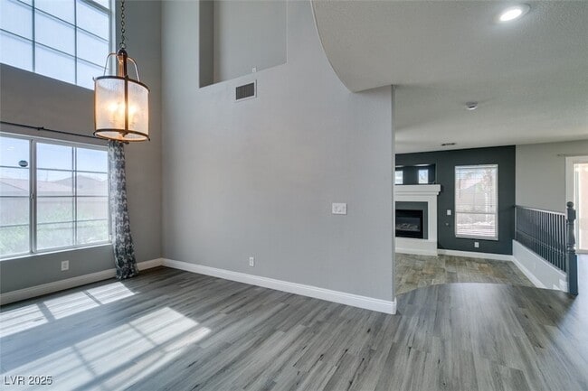 Building Photo - 9157 S Sleeping Tree St