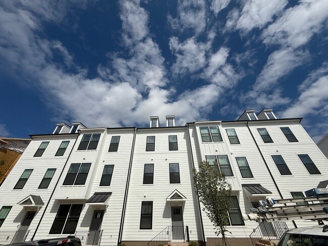 Building Photo - Brand New Townhome in the heart of Ballant...