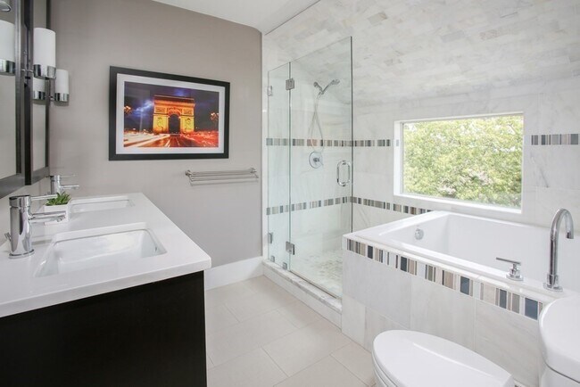 Building Photo - 43 Salcombe St