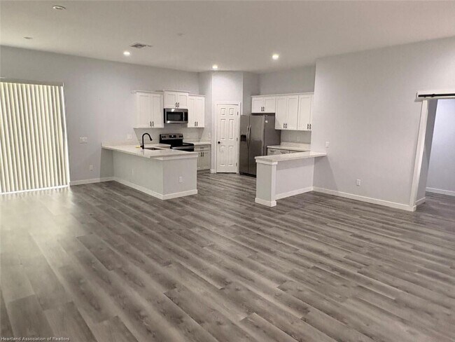 Building Photo - 331 Homasassa Ave NE