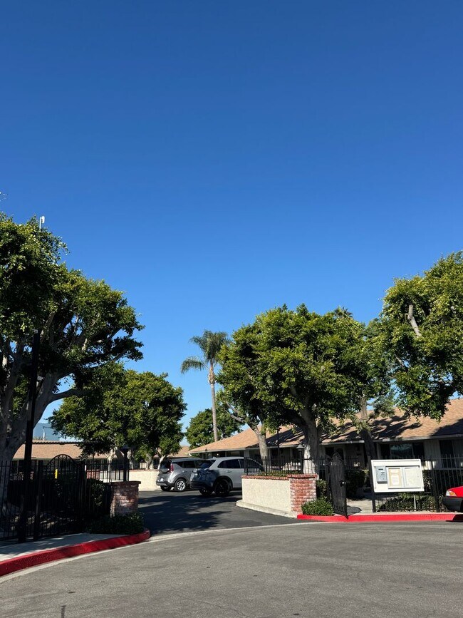 Primary Photo - 8070 Worthy Dr