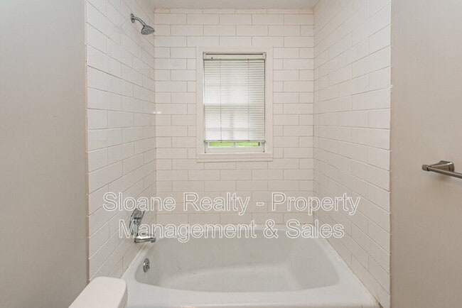 Building Photo - 1010 Yorktown Dr