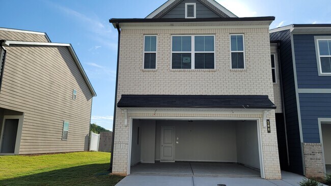 Building Photo - 108 Founders Dr