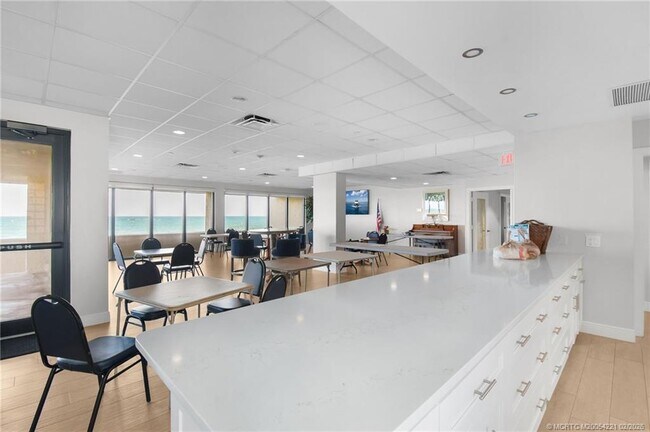 Building Photo - 8750 S Ocean Dr