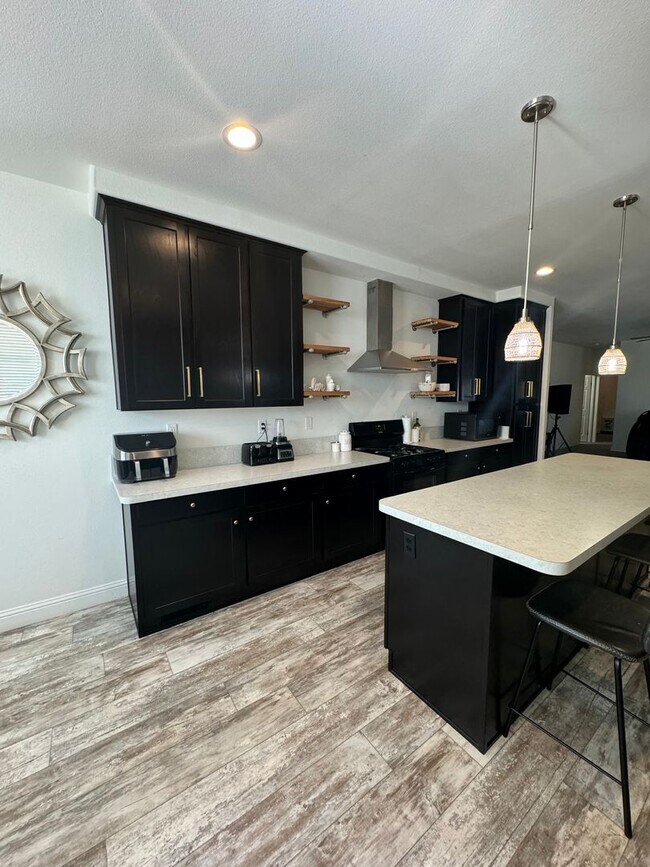 Building Photo - Ranch Style Home Here In the Heart of Perris