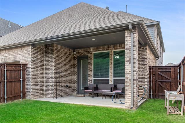 Building Photo - 12569 Royal Oaks Ln