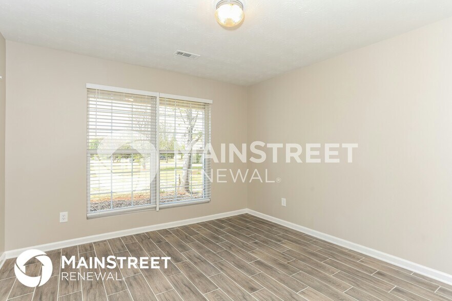 Building Photo - 645 Everlasting Way