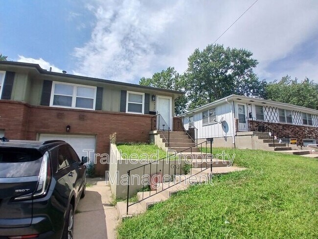 Primary Photo - 3412 S Oxford Ave